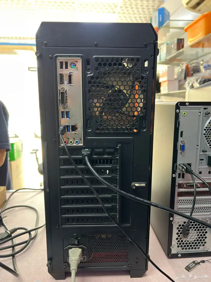 pc قيمنق للبيع 3