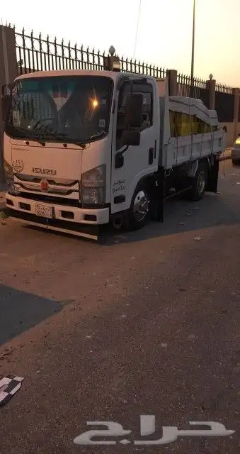 قلاب لنقل البضائع والاخشاب 1