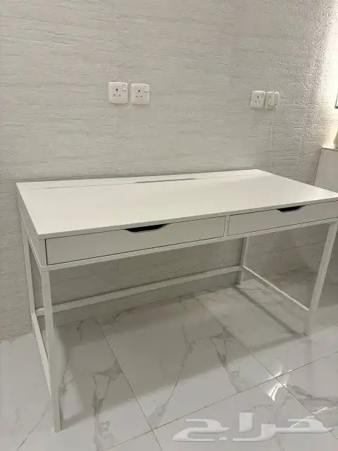 طاولة مكتبيه من ايكيا 3