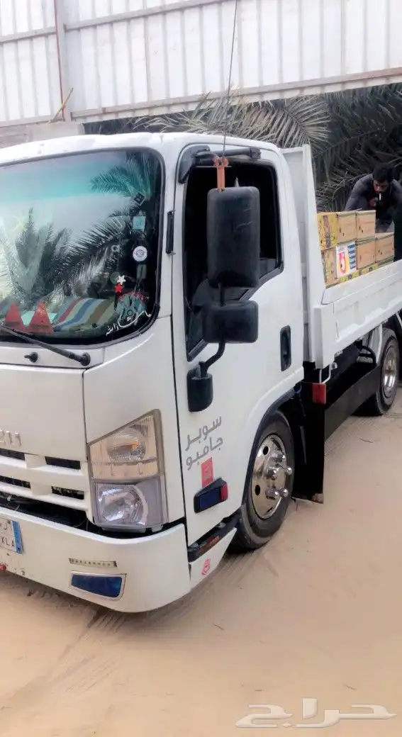 قلاب لنقل البضائع والاخشاب 0