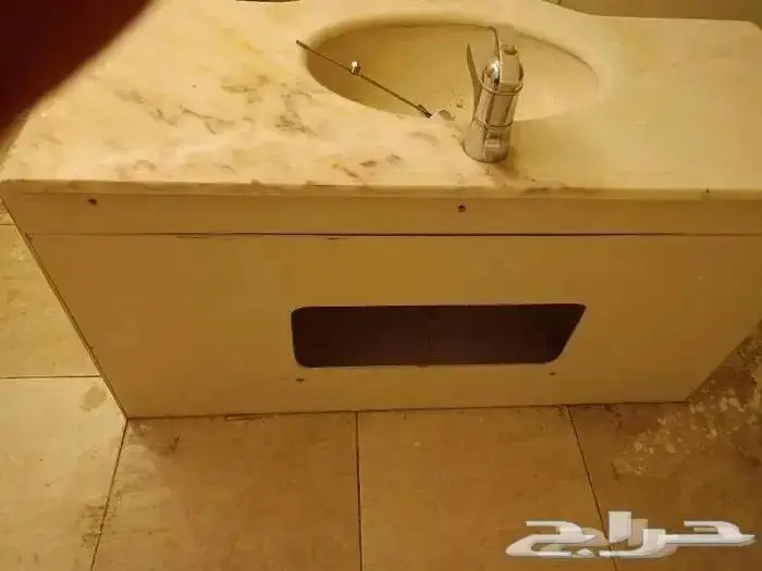 للبيع كنب مغسلة مدخل استقبال وغيرها 4