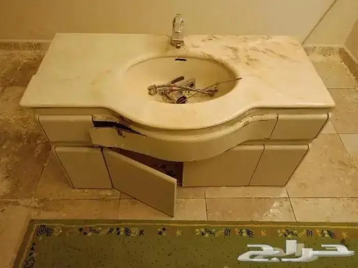 للبيع كنب مغسلة مدخل استقبال وغيرها 5