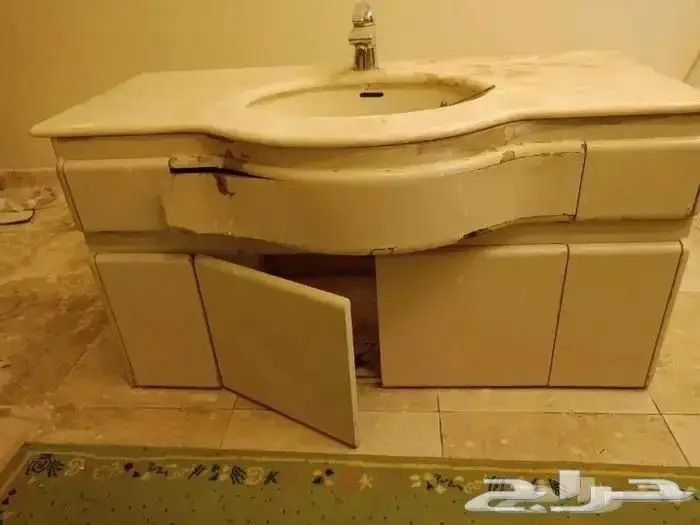 للبيع كنب مغسلة مدخل استقبال وغيرها 6