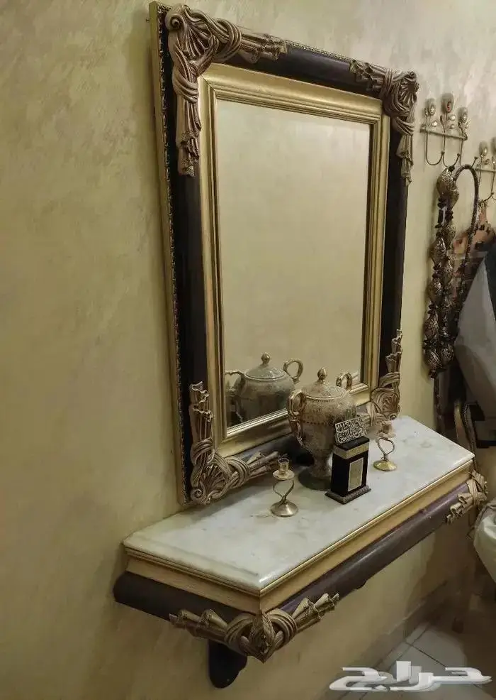 للبيع كنب مغسلة مدخل استقبال وغيرها 0