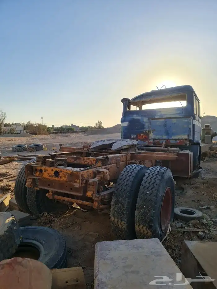 يوجد لدينا معدات للبيع 0