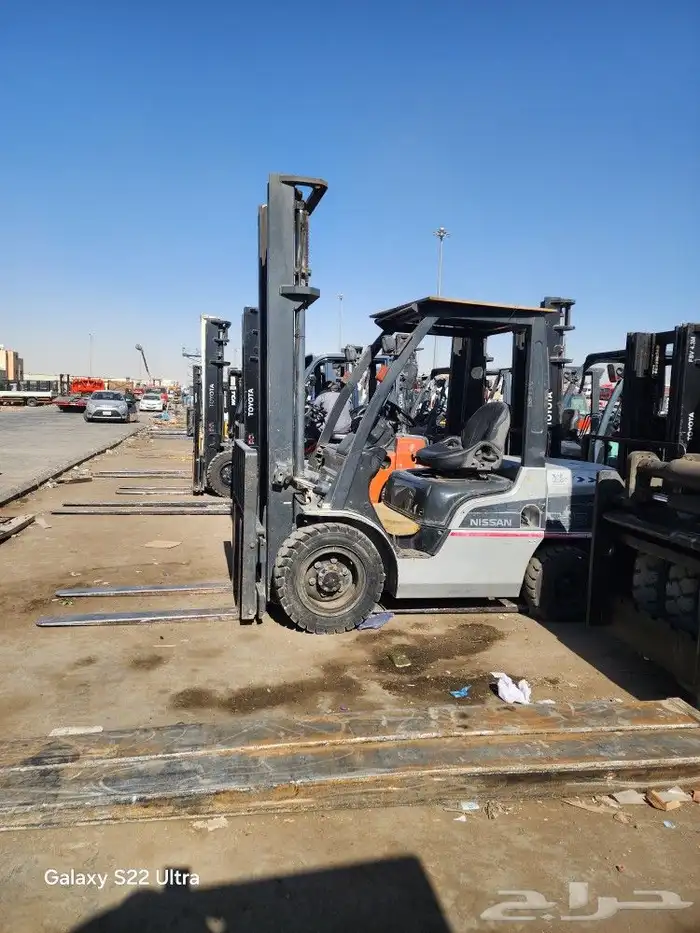 رافعة شوكية(فوركلفت )forklift للتأجير 1