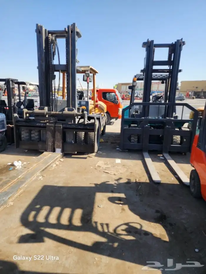 رافعة شوكية(فوركلفت )forklift للتأجير 2
