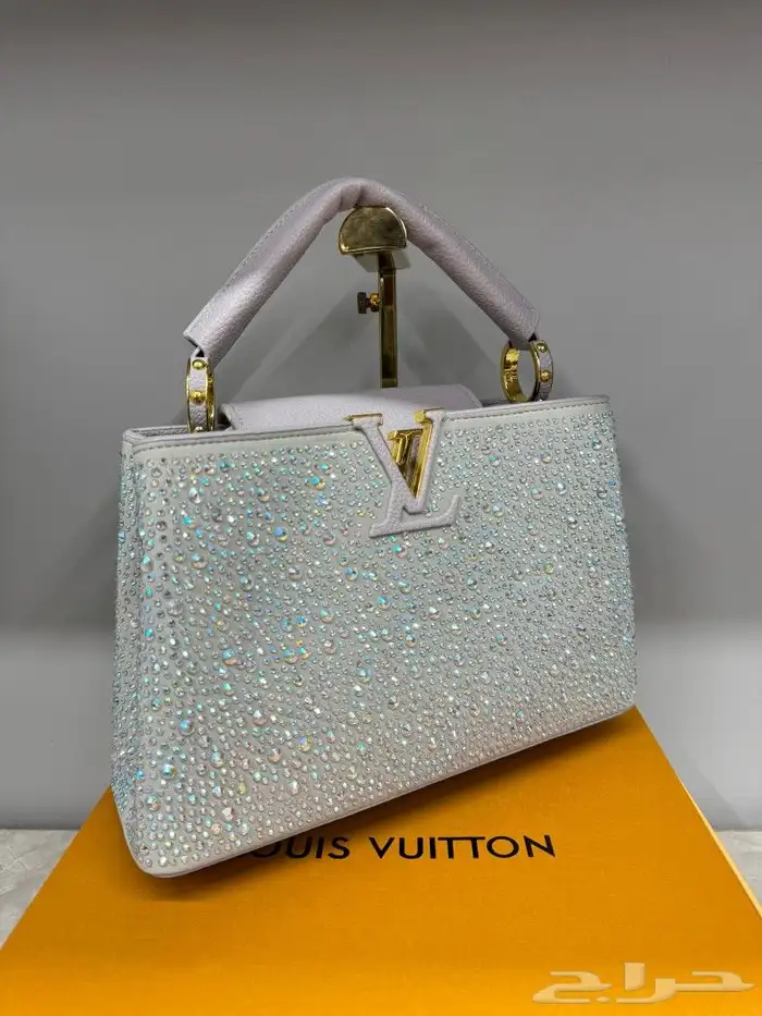 يوجد جميع الشنط جمله وقطاعي 7