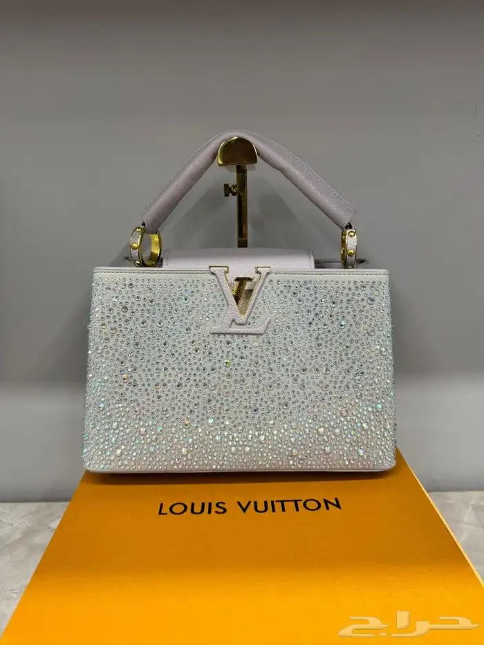 يوجد جميع الشنط جمله وقطاعي 9