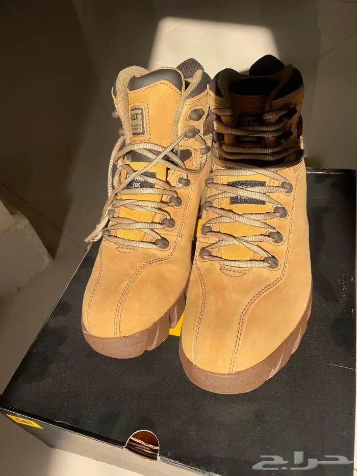 جزم سفتي ماركة CATERPILLAR 4