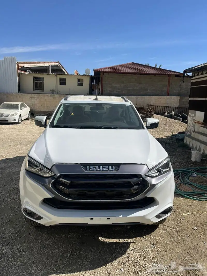 ايسوزو جيب Mux دبل ابيض 2024 - 0