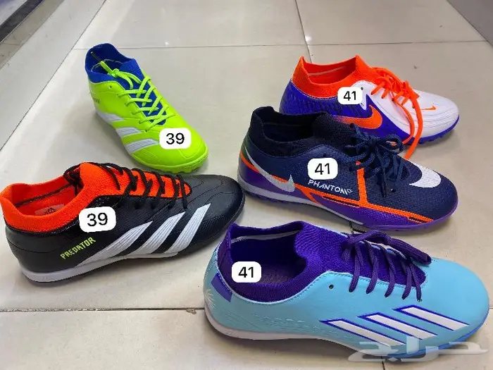 جزمة او شوز كورة نايك أديداس 6