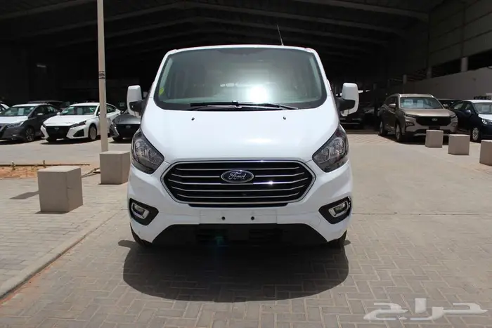 باص فورد 9ركاب ابيض رصاصي اسود 2023 سعره 126500 21