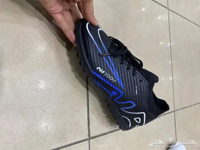 جزمة او شوز كورة نايك أديداس 1