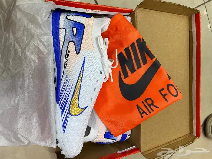 جزمة او شوز كورة نايك أديداس 0