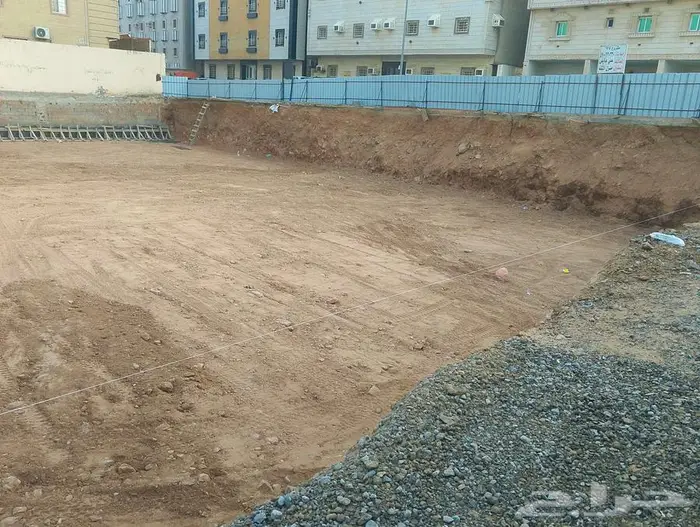 حفار للايجار اليومي أو قطوعه او شهري 0
