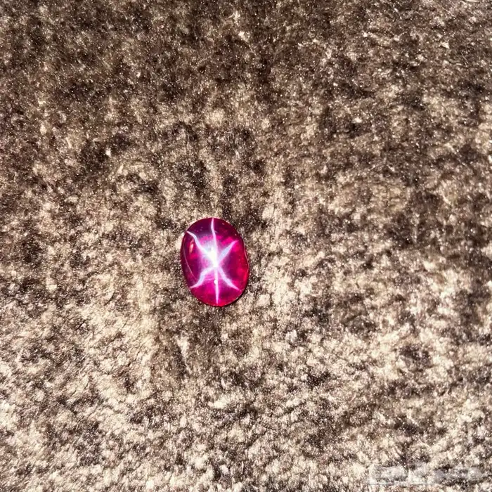 حجر مميز الياقوت النجمي 0