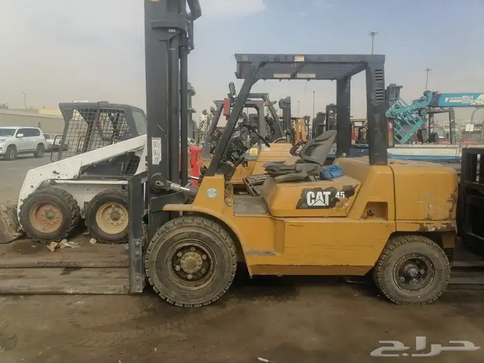 ايجار رافعات شوكية فوركلفت وكرينات وسيزر لفت ومرلو شهري يومي 6