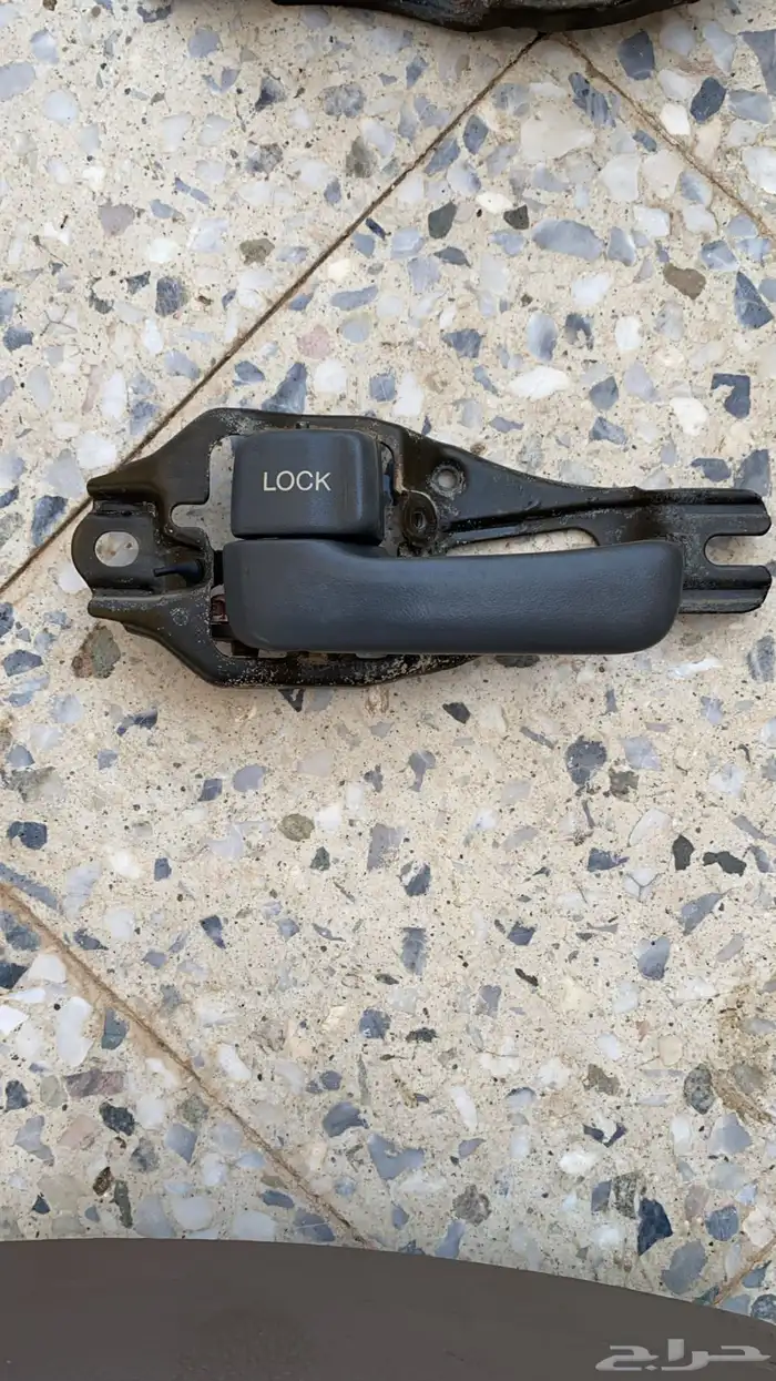 يد باب دخليه جيب صالون تويوتا من مديل 90 الى 97 0