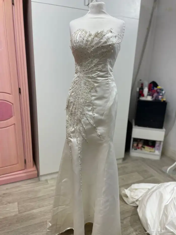 فساتين مستمعمله السعر ما نختلف عليه 2