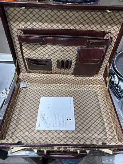 شنط دبلوماسيه 1