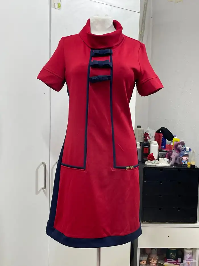 فساتين مستمعمله السعر ما نختلف عليه 12