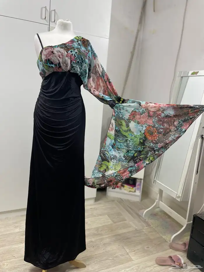 فساتين مستمعمله السعر ما نختلف عليه 31