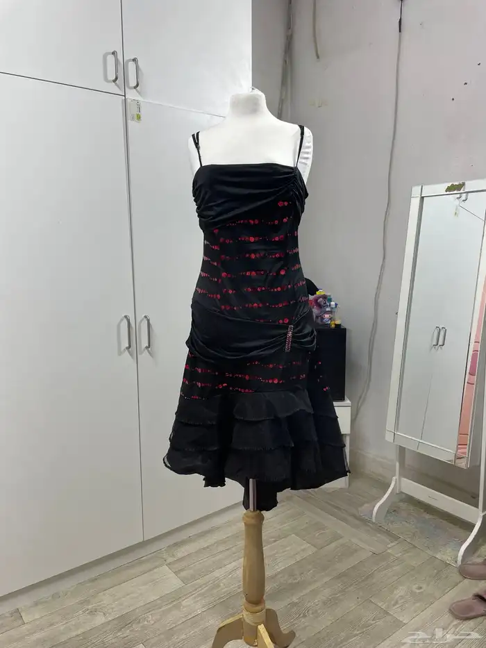 فساتين مستمعمله السعر ما نختلف عليه 33