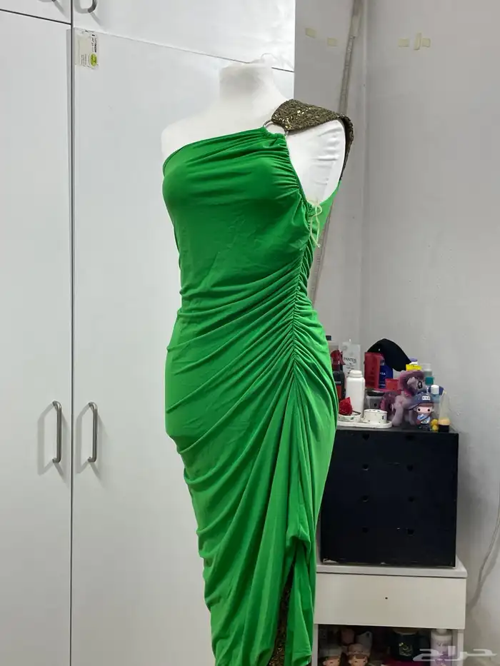 فساتين مستمعمله السعر ما نختلف عليه 30