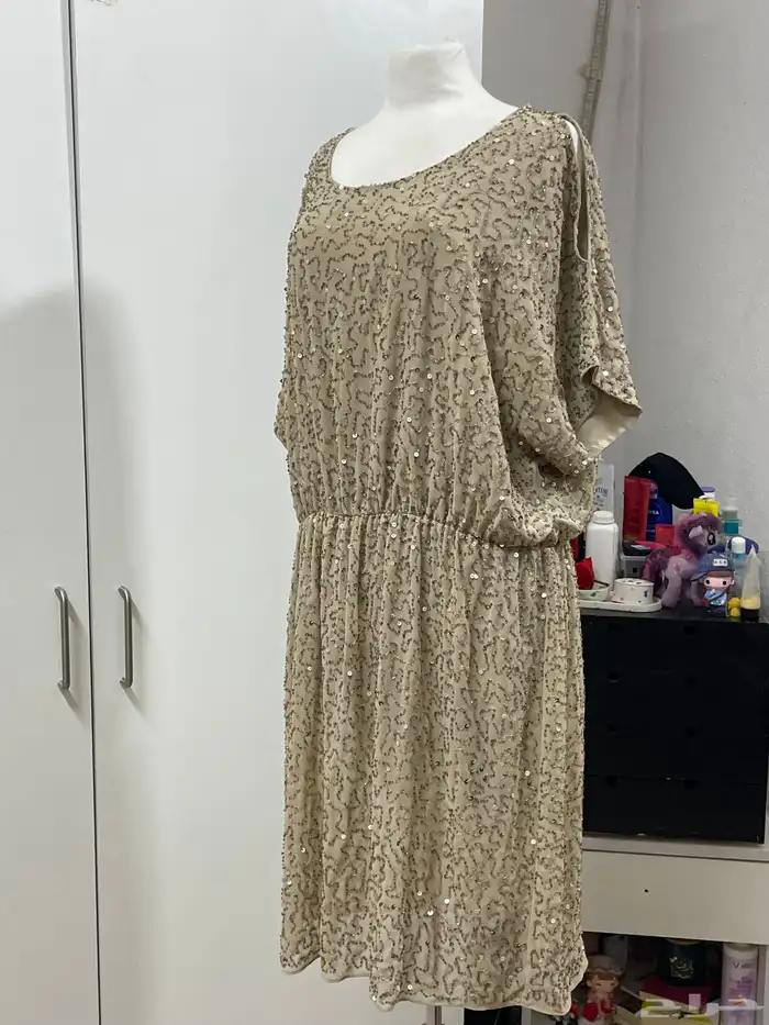 فساتين مستمعمله السعر ما نختلف عليه 24