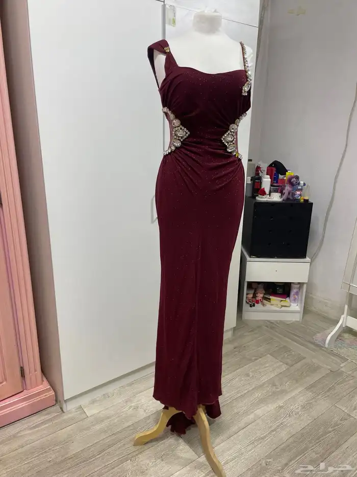 فساتين مستمعمله السعر ما نختلف عليه 52