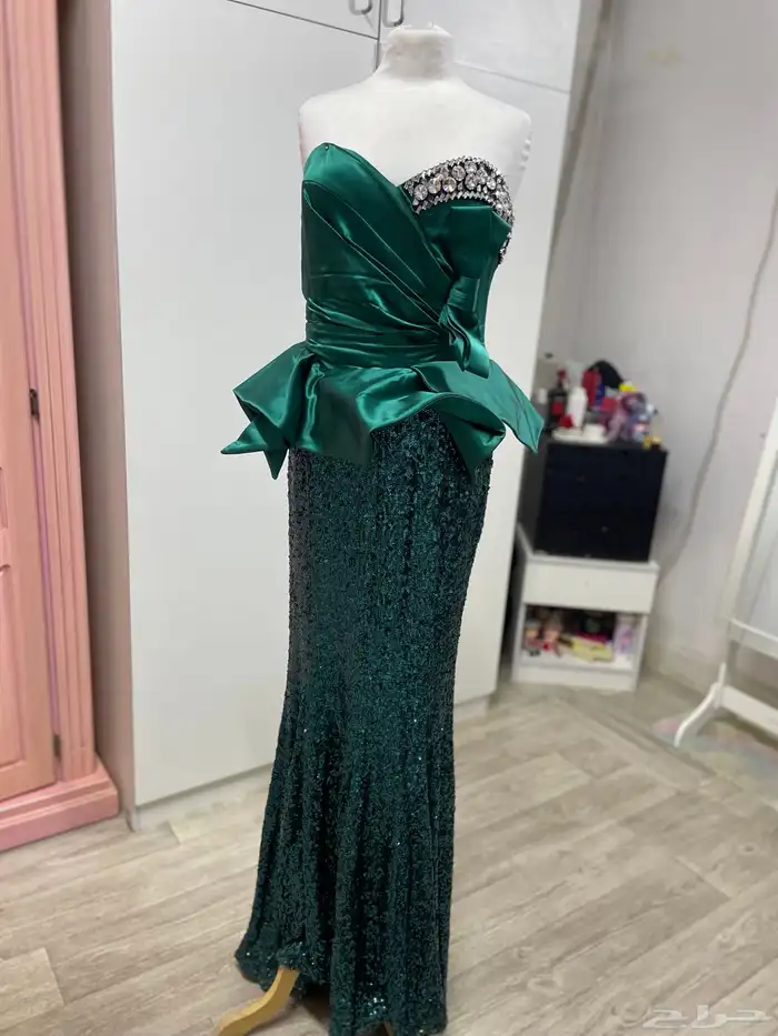 فساتين مستمعمله السعر ما نختلف عليه 4