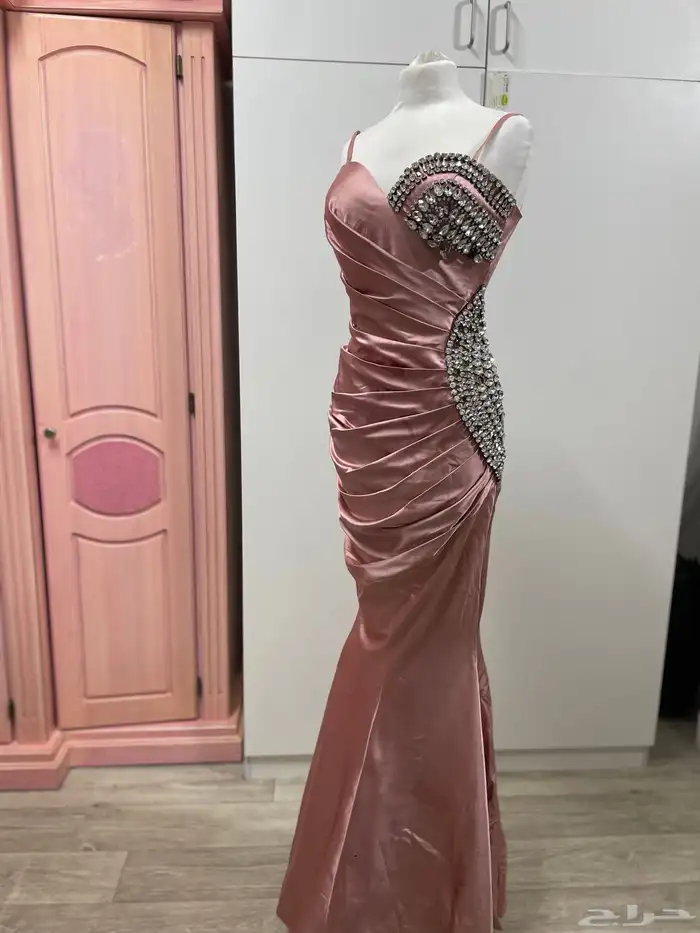 فساتين مستمعمله السعر ما نختلف عليه 5