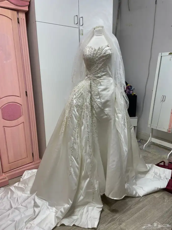 فساتين مستمعمله السعر ما نختلف عليه 3