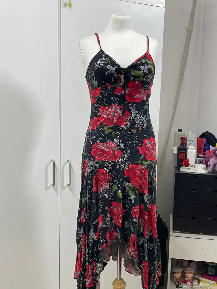 فساتين مستمعمله السعر ما نختلف عليه 21