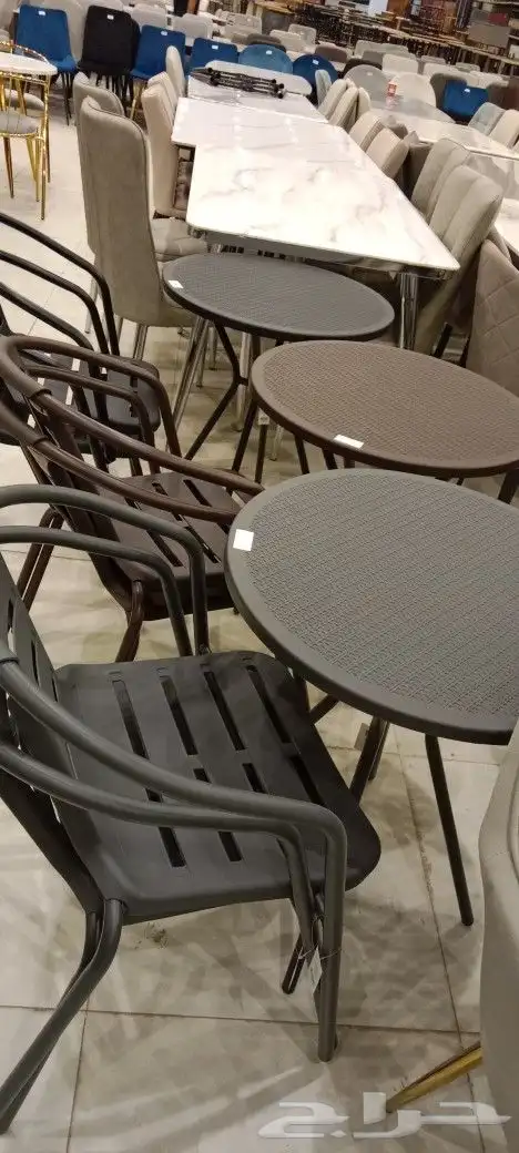 جملة وقطاعي جلسات شخصين معا طاولة 0