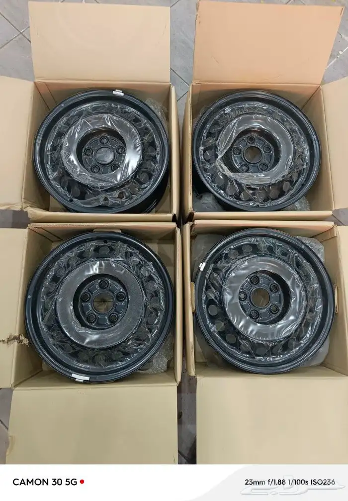 جنوط كامري حديد اصلي وكاله مع الطيس وصواميل 2