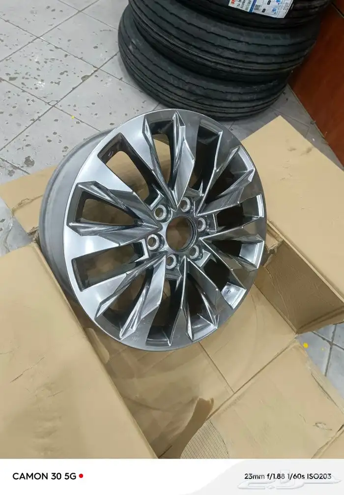 جنوط لاندكروزر 2022 مقاس 20 اصلي وكاله 8