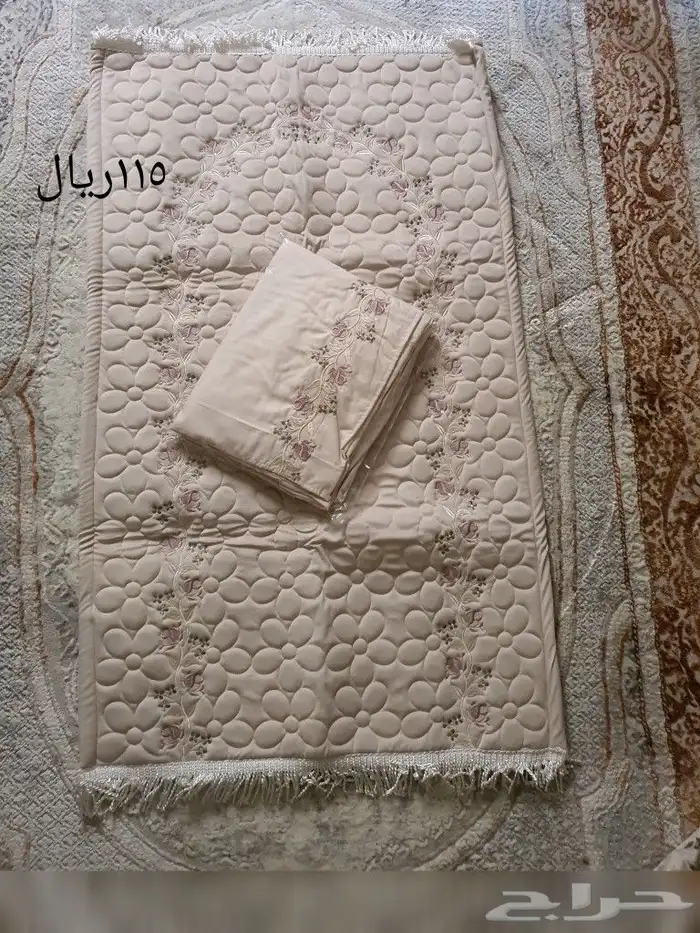 (عروض على سجاد و شراشف صلاة ) 4