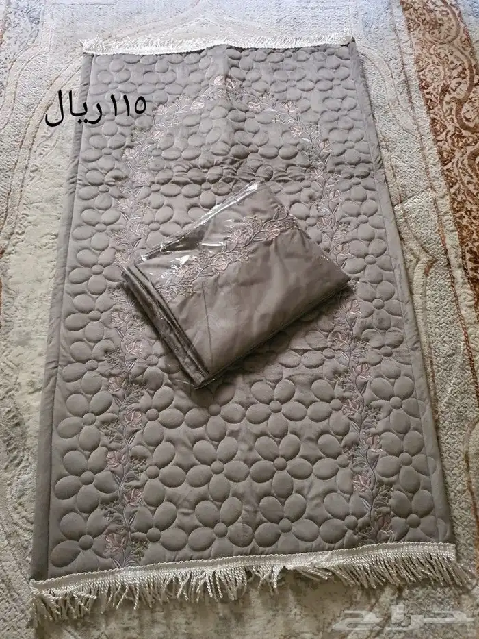 (عروض على سجاد و شراشف صلاة ) 2