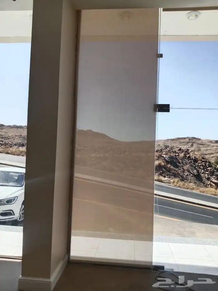 ستائر النوافذ الدوارة متاحة 3