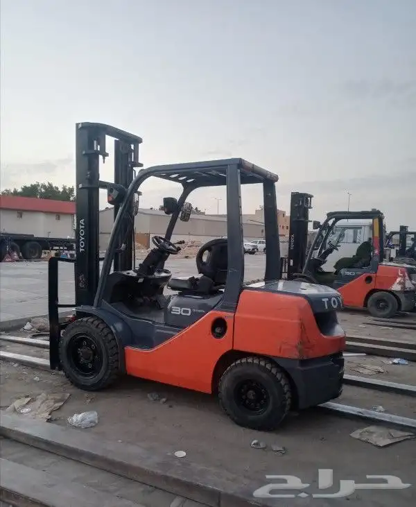 رافعة شوكية جي سي بي تلكسوب للإيجار شهري يومي سنوي 2022 فورك 2
