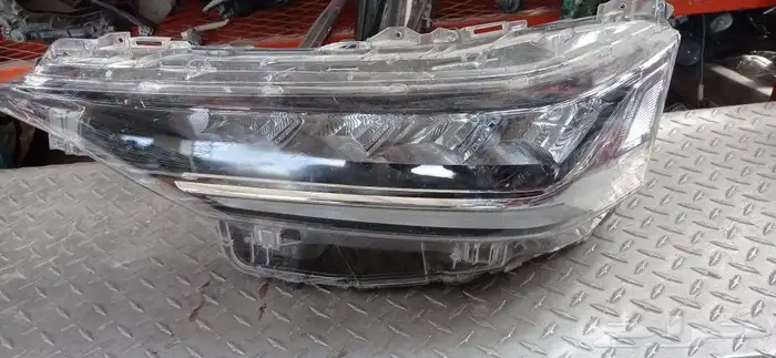 شمعه تيوتا فيلوز 2024 2