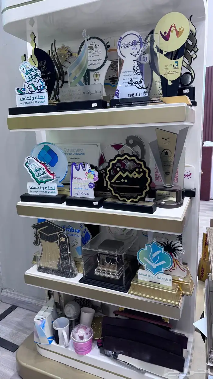 دروع أكرليك تفصيل حسب الطلب 13