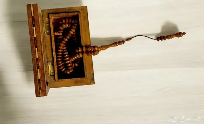 حشب ثمره الكوك 99 حبه مع صندوق لولو مرصع يوجد لدينا صنديق 1