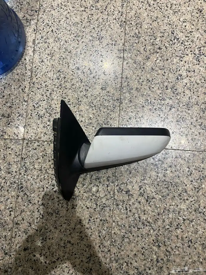 مرايه كابرس نظيفه جهه السائق 0