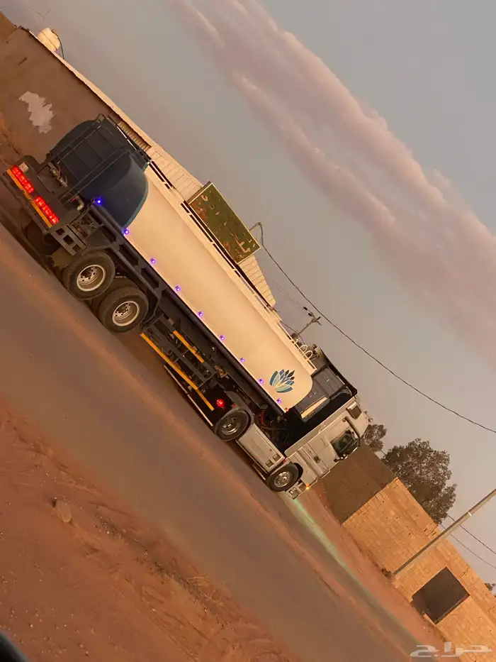 تريله مع السائق 0