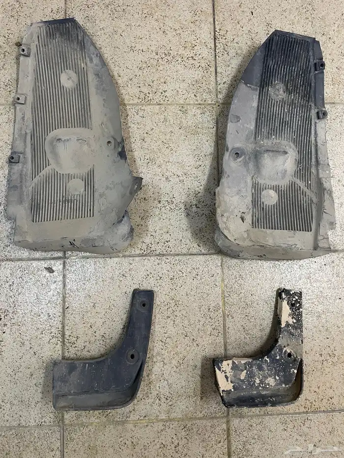 بطانه ولحية خلفيه اكسنت موديل 2016 مستعلمة بحالة ممتازة 0