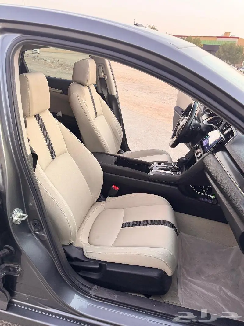 2020  Automatic  173000 KM  Honda Civic هوندا سيفيك 6