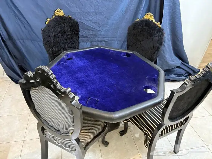 طاولة لعب مع كراسي 1